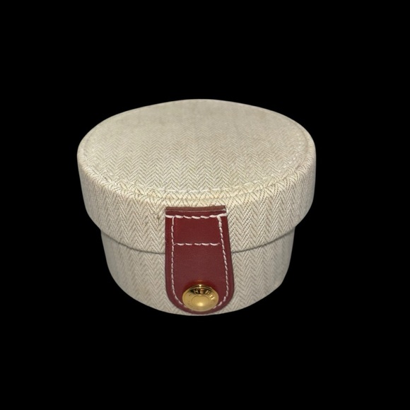 Vintage Hermès Round Jewelry / Watch / Accessory Box | Fabric & Leather - Picture 3 of 12